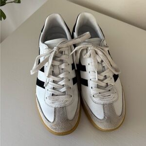 Gola White Black Classic Leather Sneakers with Gum Sole